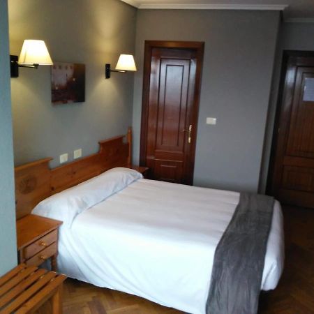 Albergue Hostal Sao Telmo トゥイ エクステリア 写真