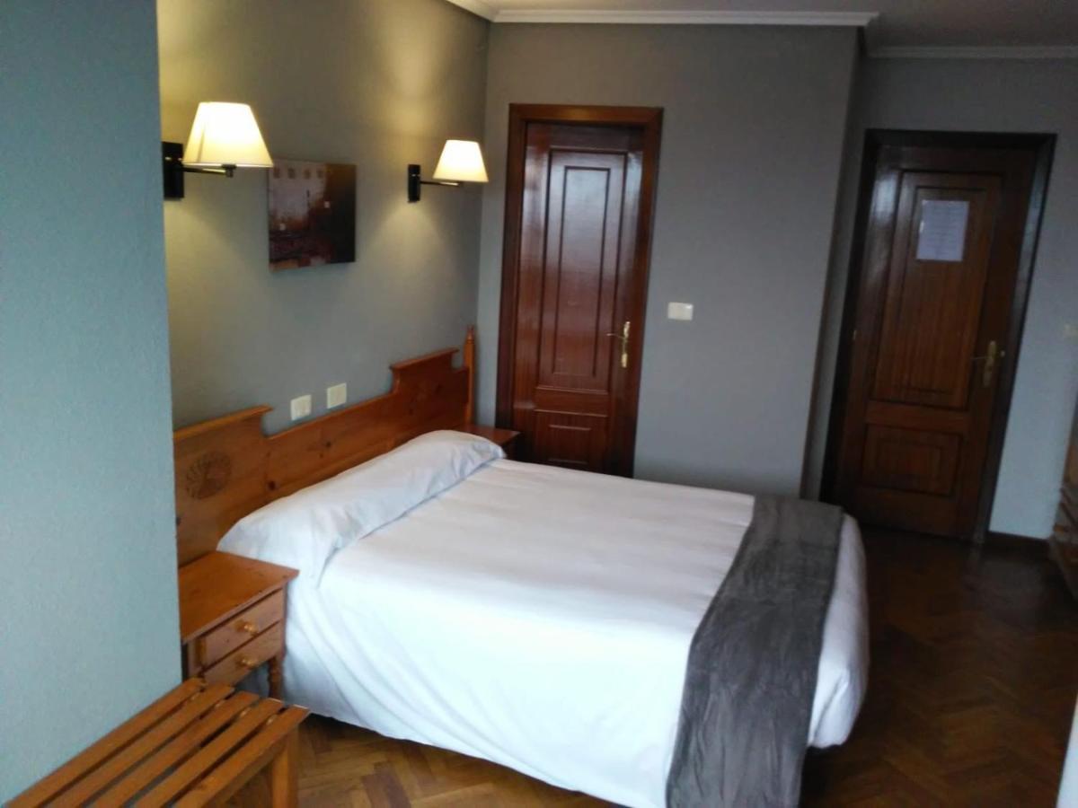 Albergue Hostal Sao Telmo トゥイ エクステリア 写真