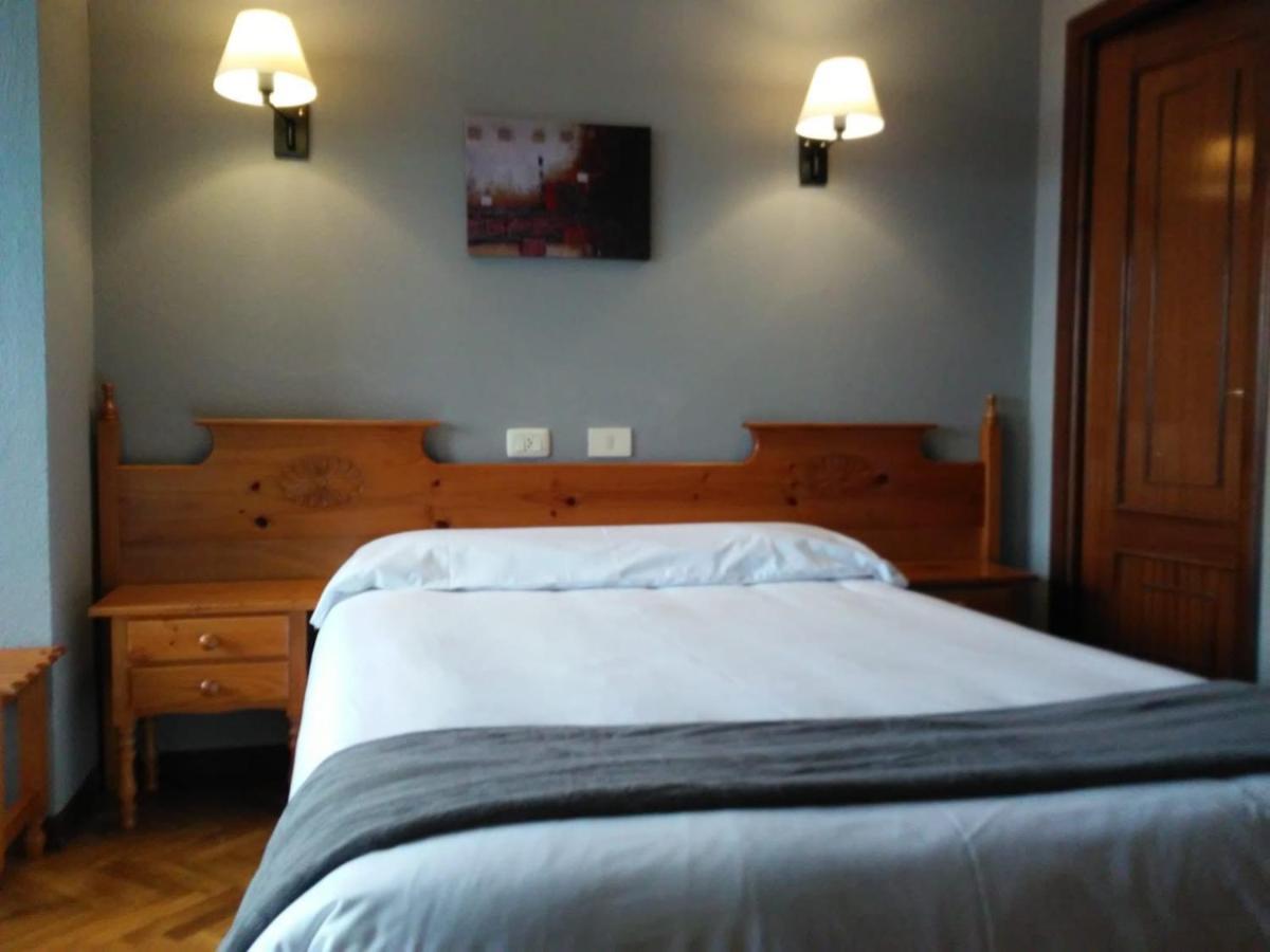 Albergue Hostal Sao Telmo トゥイ エクステリア 写真